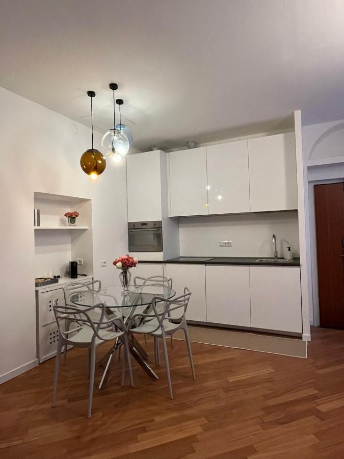 Casa Vercelli Delizioso Bilocale Moderno Nella Vecchia Milano エクステリア 写真