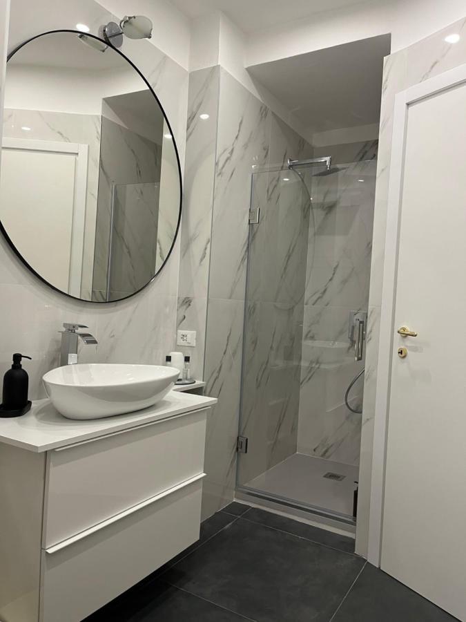 Casa Vercelli Delizioso Bilocale Moderno Nella Vecchia Milano エクステリア 写真