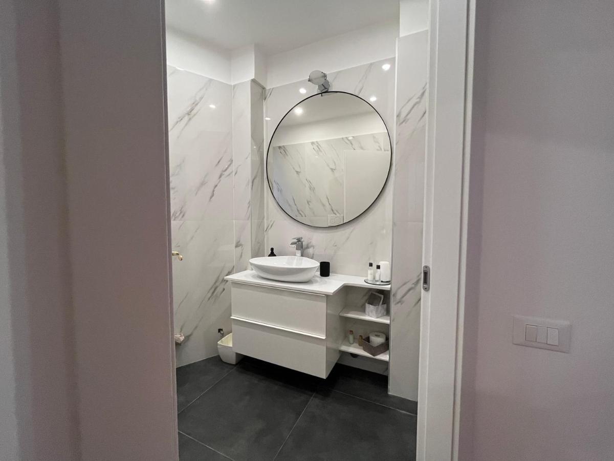 Casa Vercelli Delizioso Bilocale Moderno Nella Vecchia Milano エクステリア 写真
