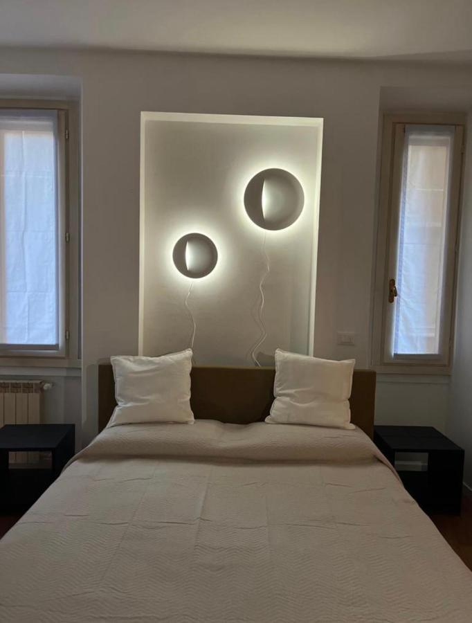 Casa Vercelli Delizioso Bilocale Moderno Nella Vecchia Milano エクステリア 写真